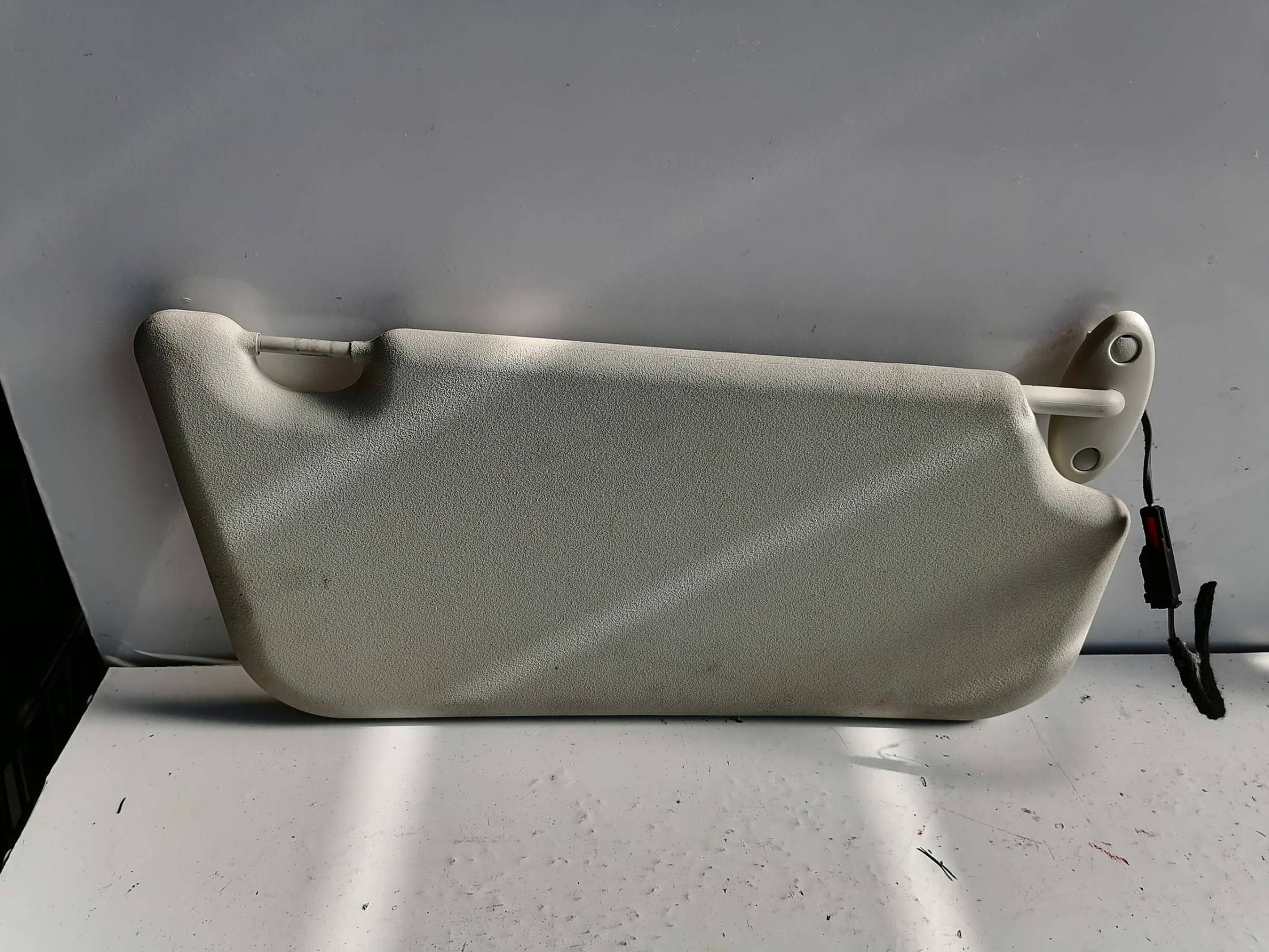 Aletta parasole parabrezza sx.